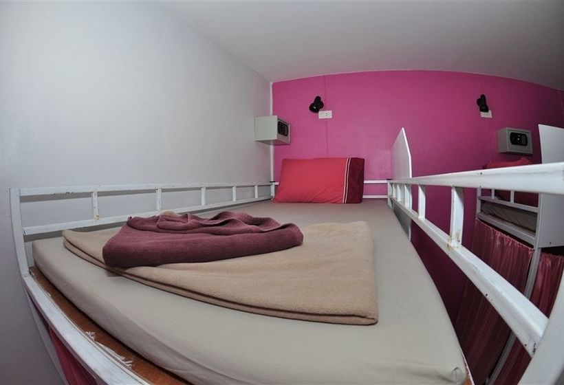 호스텔 Alena Dorm Room