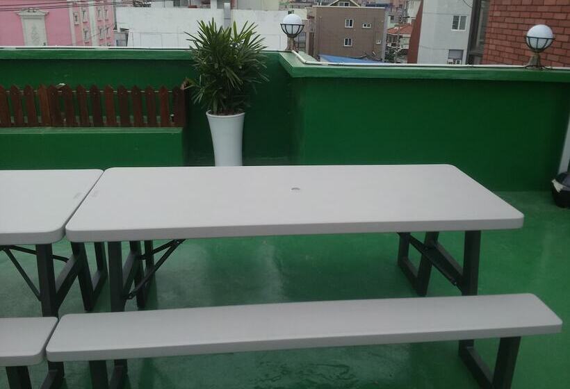 فندق صغير Gyeongju Namu Guesthouse