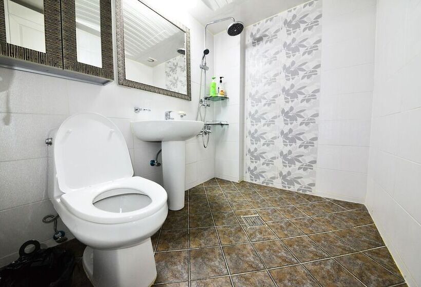 فندق صغير Gyeongju Namu Guesthouse