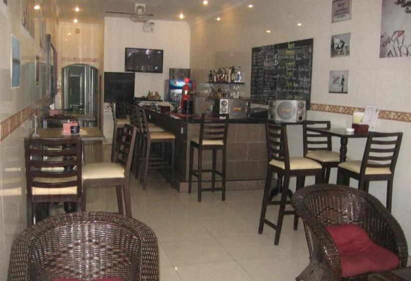 הוסטל Velkommen Backpackers