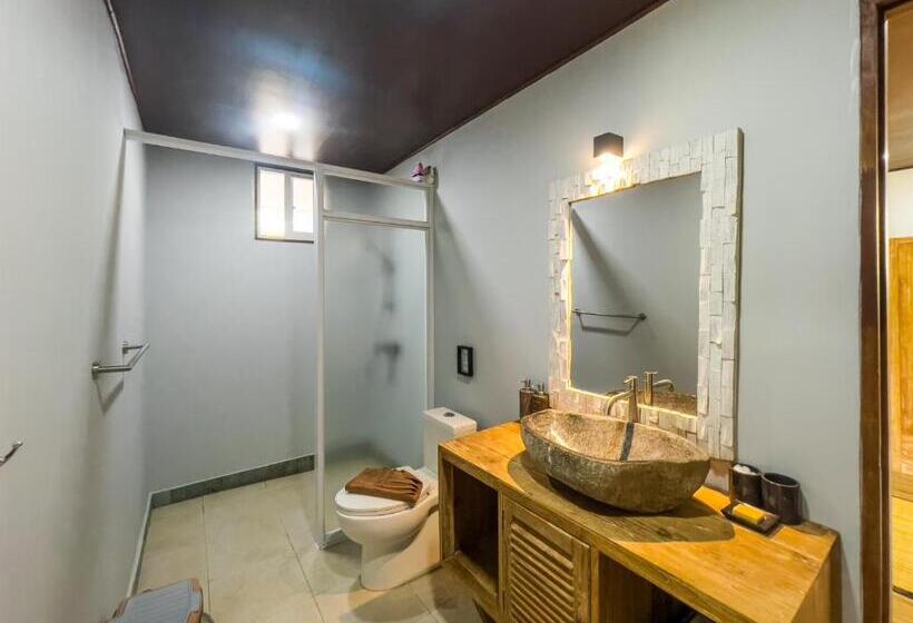 Cadlao Resort And Restaurant