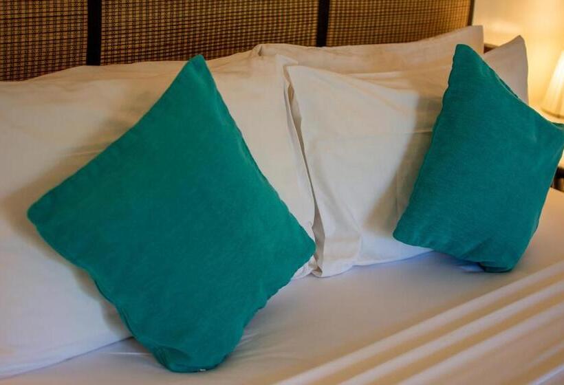 Cadlao Resort And Restaurant