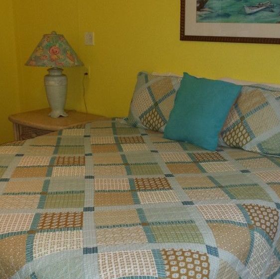 Eldemire's Tropical Island Inn