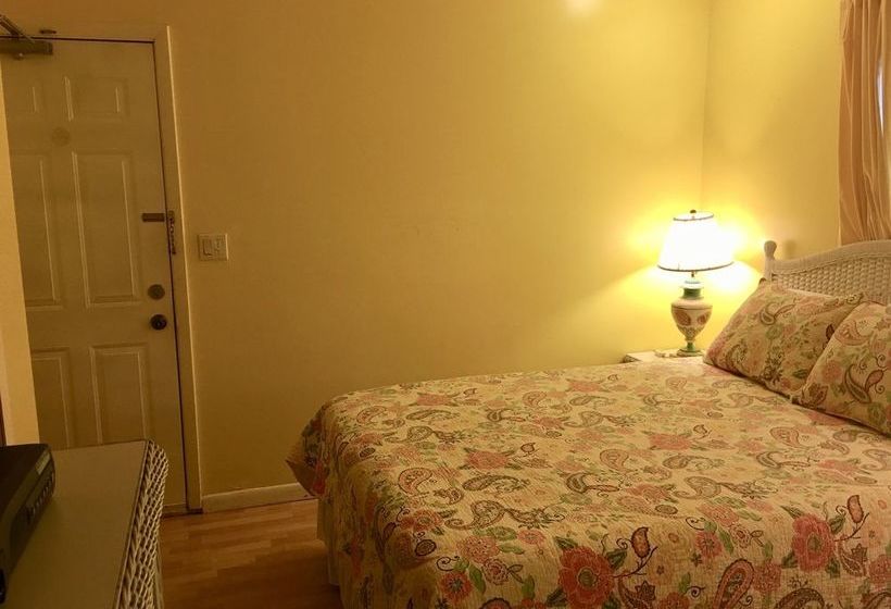 Eldemire's Tropical Island Inn