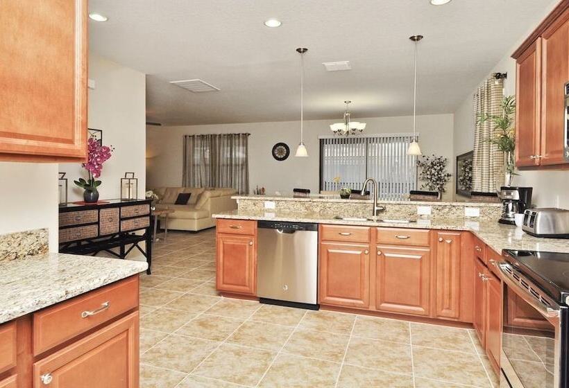 Five Star Vacation Homes