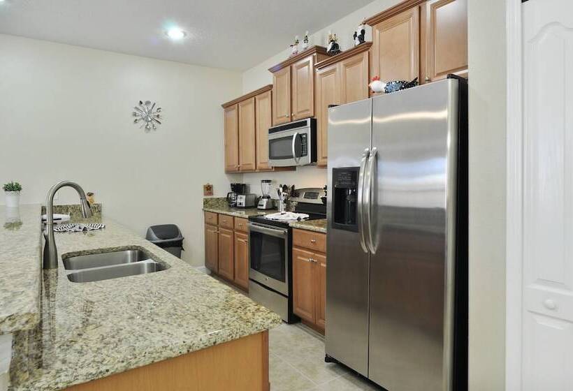 Five Star Vacation Homes