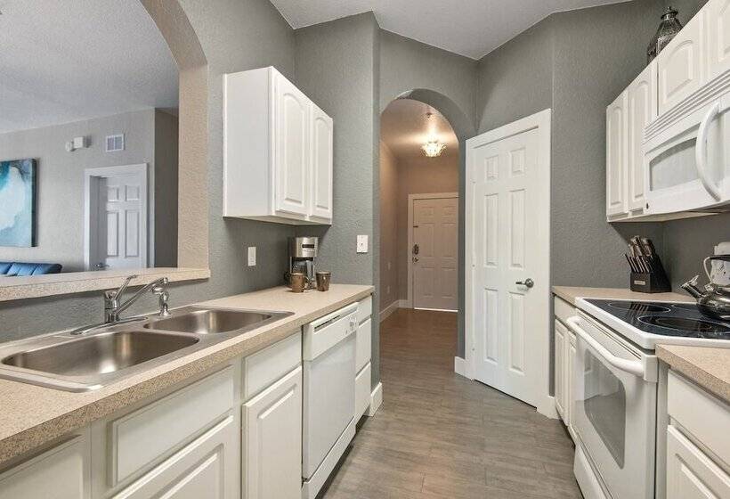 Five Star Vacation Homes