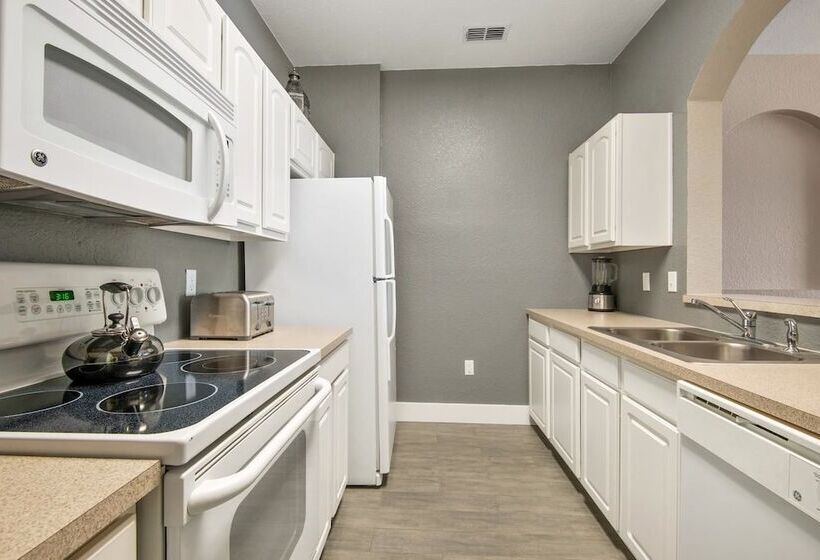 Five Star Vacation Homes