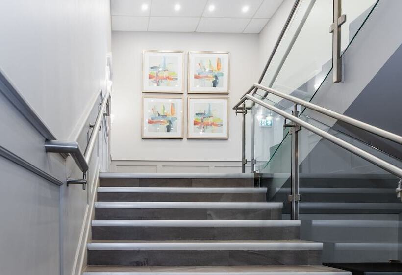 ホテル Adam S Airport Inn