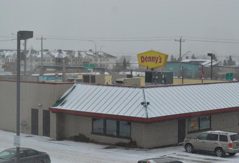 בית מלון כפרי Airport Traveller S Inn