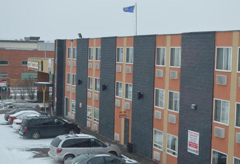 בית מלון כפרי Airport Traveller S Inn