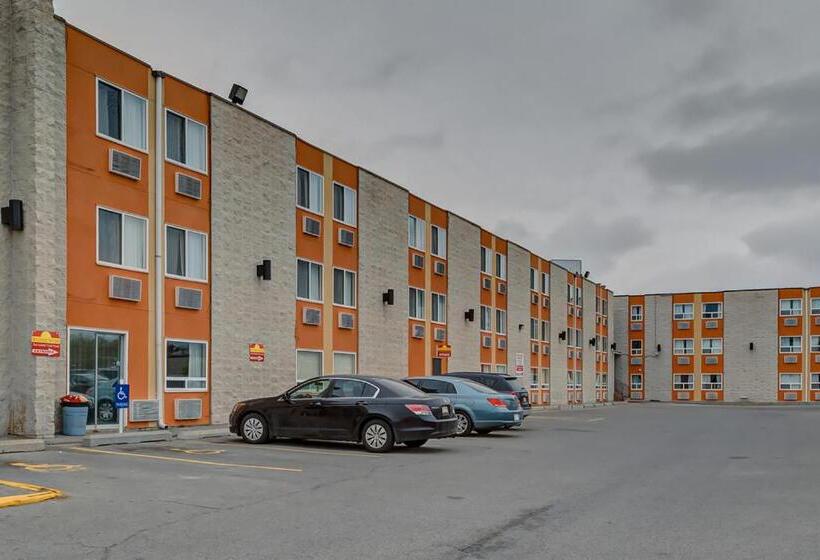 בית מלון כפרי Airport Traveller S Inn