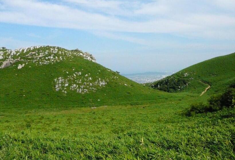 בית מלון כפרי Ariston Inn Kanda Kitakyusyu Airport