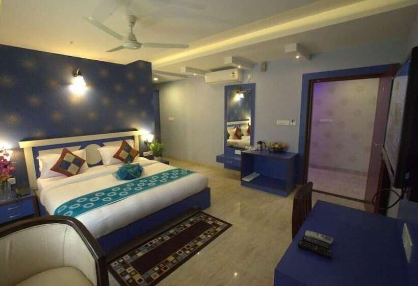 Отель Royal Shades