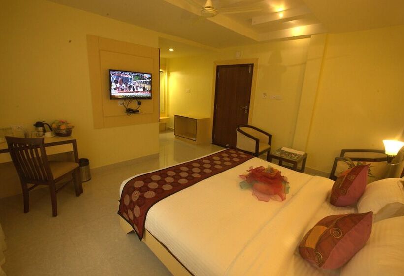 Отель Royal Shades