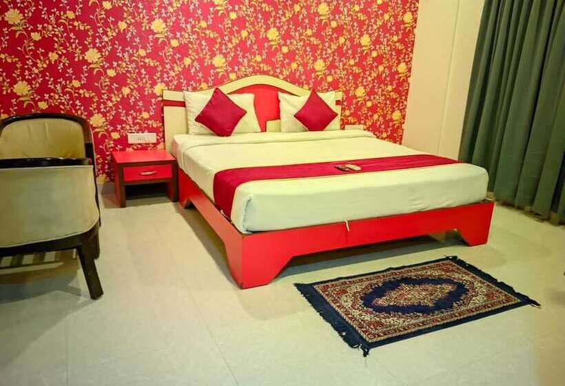 Отель Royal Shades