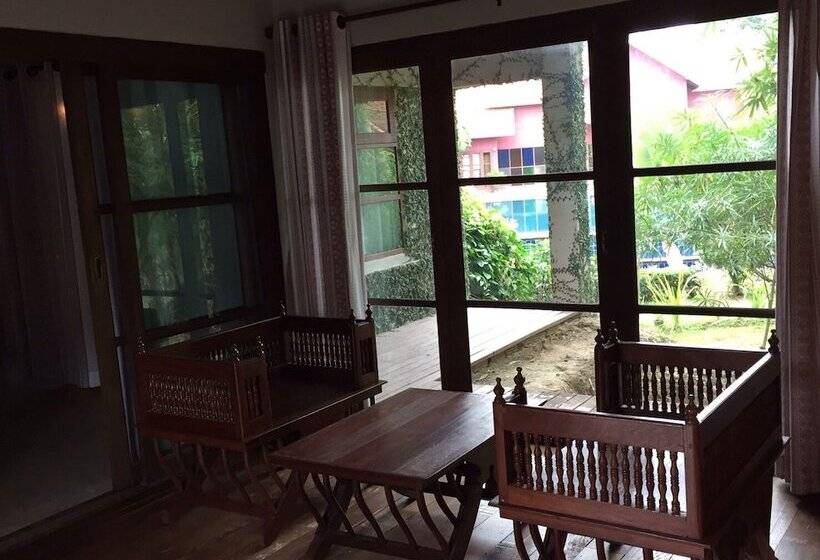 Отель Chiangmai Royal Creek