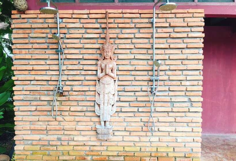 Отель Chiangmai Royal Creek