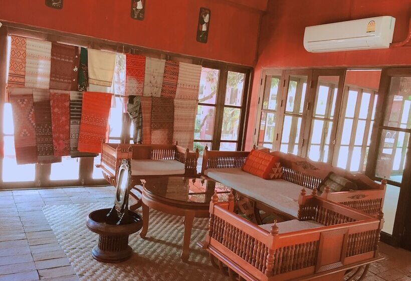 Отель Chiangmai Royal Creek