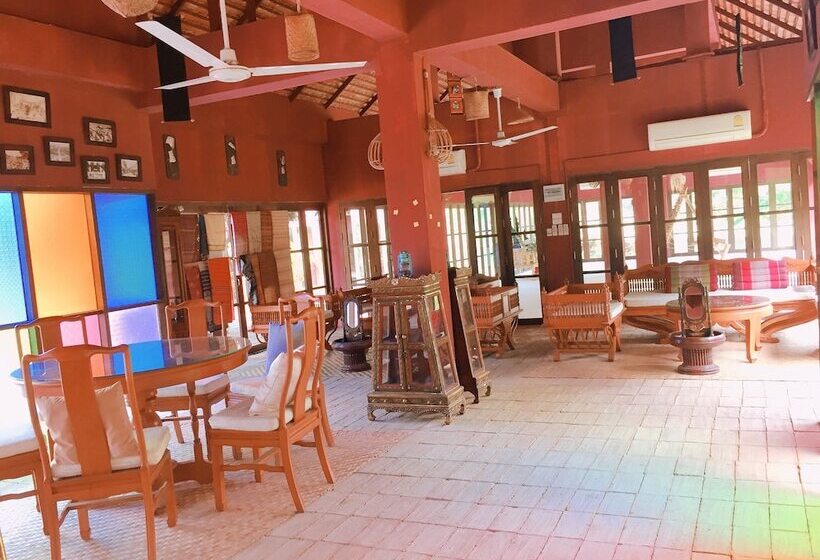 Отель Chiangmai Royal Creek