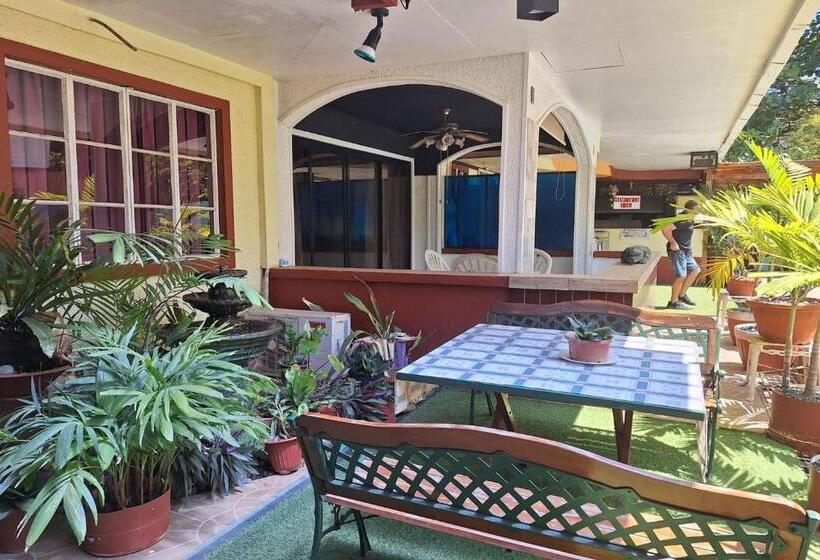 هتل Citadel Bed And Breakfast