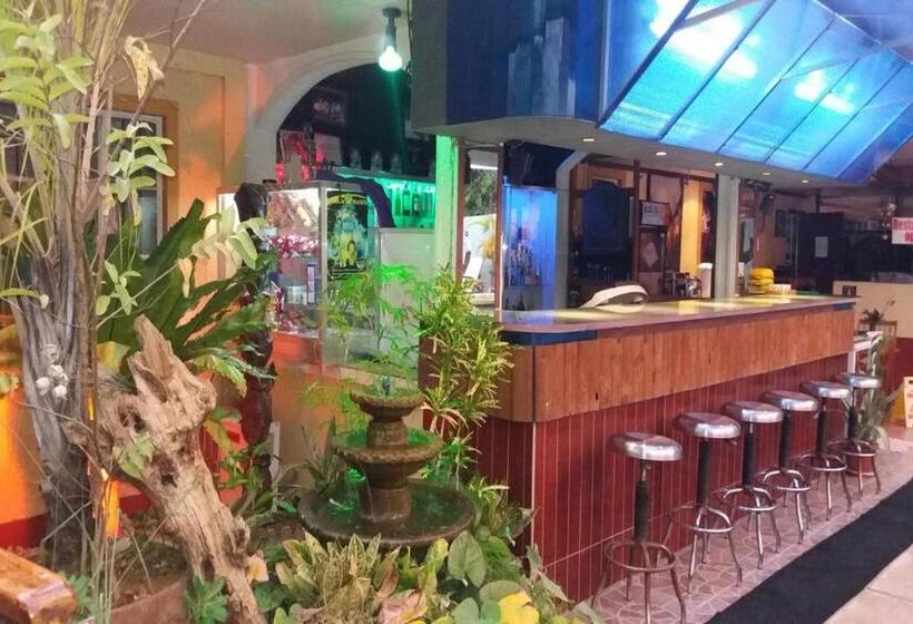 هتل Citadel Bed And Breakfast