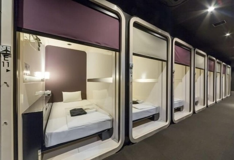 Капсульный Oтель First Cabin Hakata