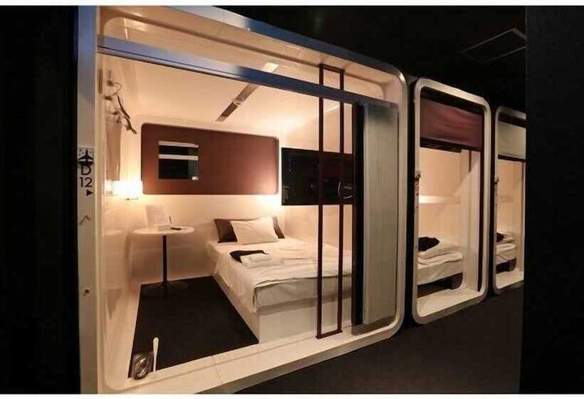 Капсульный Oтель First Cabin Hakata