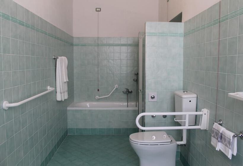 هتل Croce Di Savoia