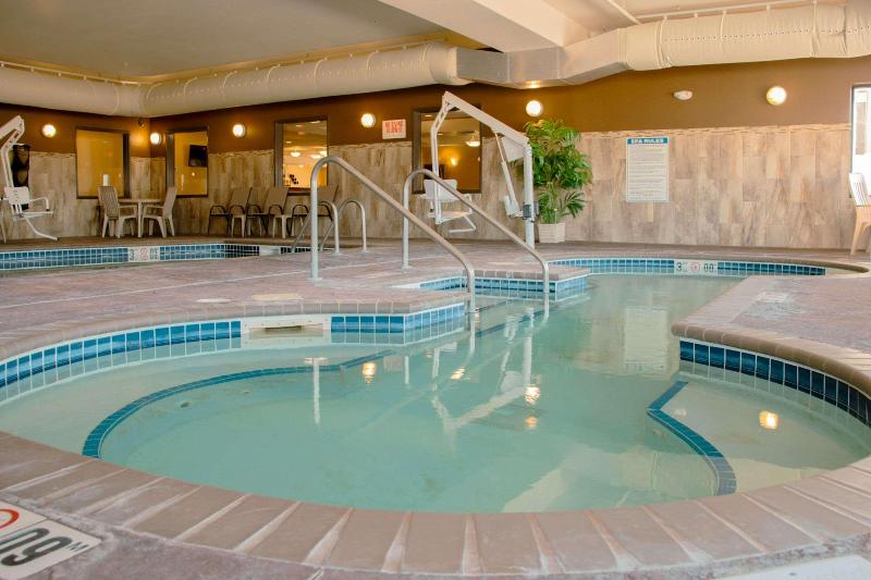 호텔 Grand Forks Lodge And Suites