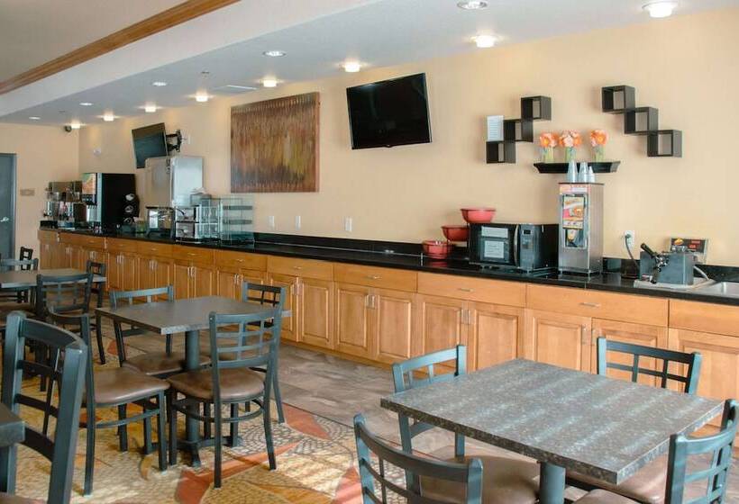 호텔 Grand Forks Lodge And Suites