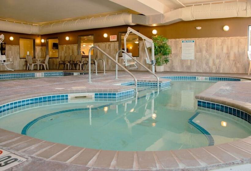 호텔 Grand Forks Lodge And Suites