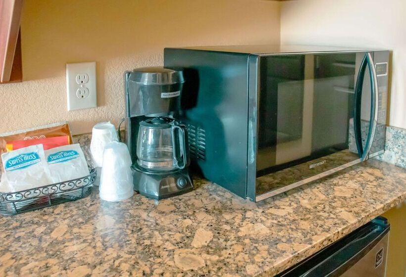 호텔 Grand Forks Lodge And Suites