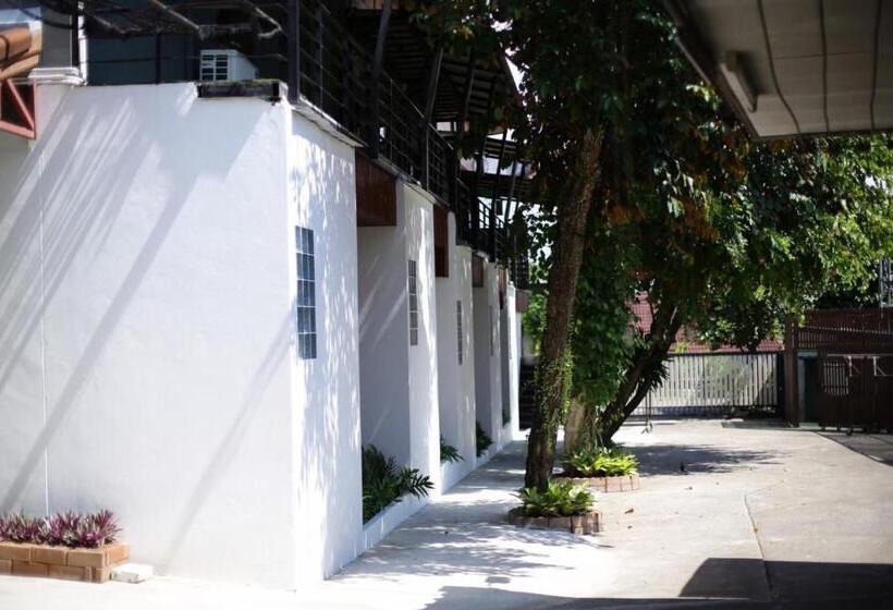 호텔 First Residence