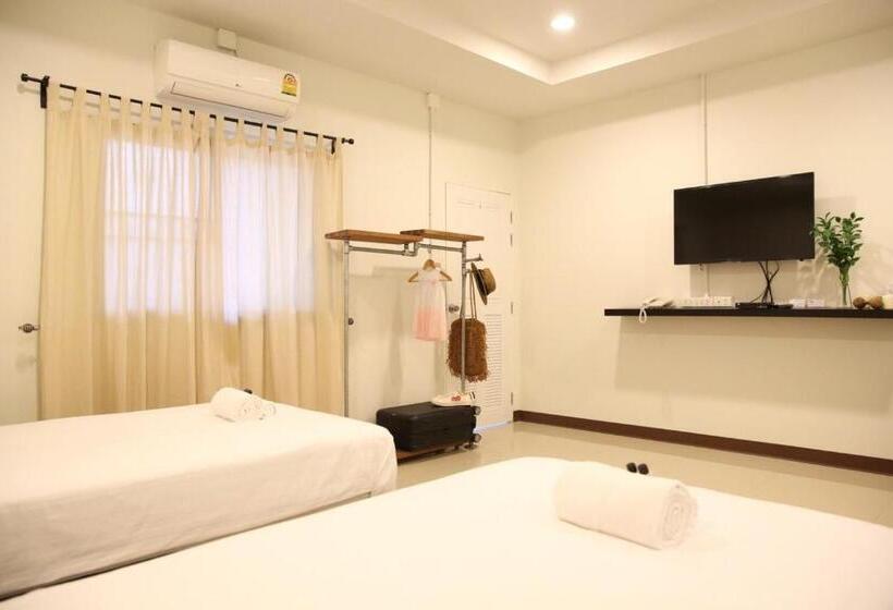 호텔 First Residence