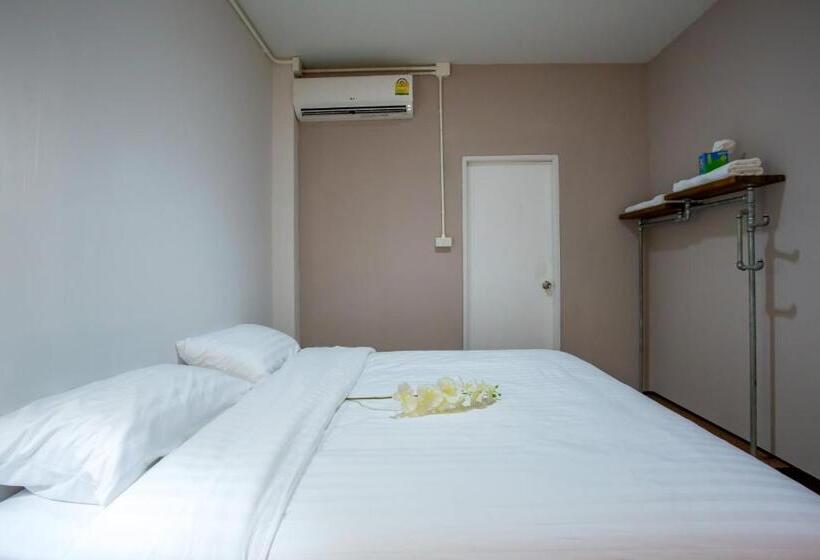 호텔 First Residence