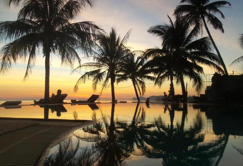 Отель First Villa Beach Resort