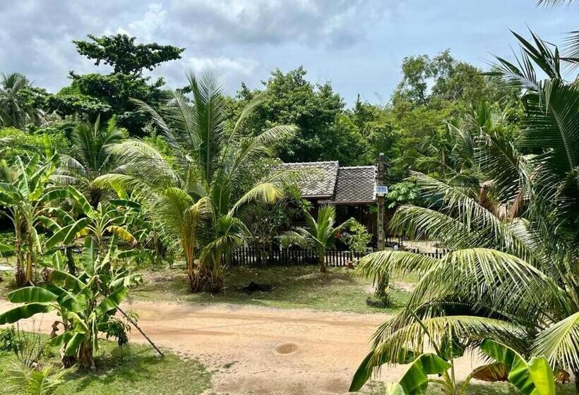 Отель First Villa Beach Resort