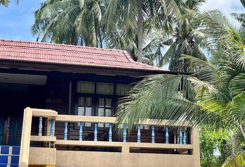 Отель First Villa Beach Resort