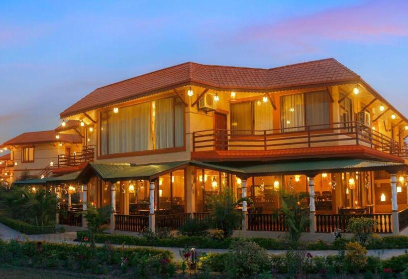 Отель Green Park Chitwan