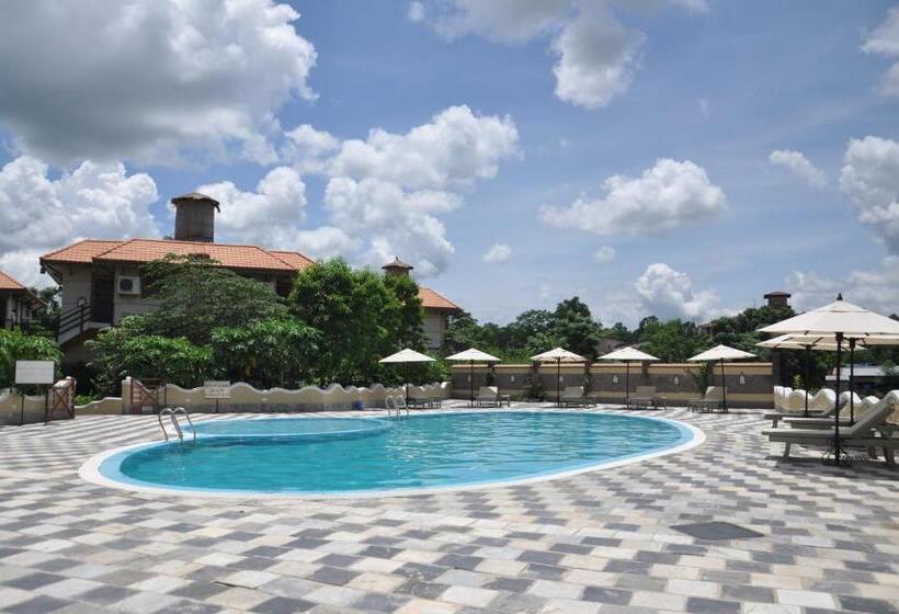 Отель Green Park Chitwan