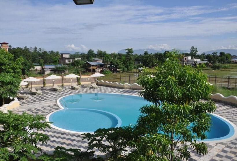 Отель Green Park Chitwan