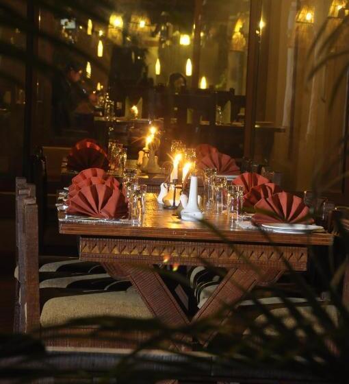 Отель Green Park Chitwan