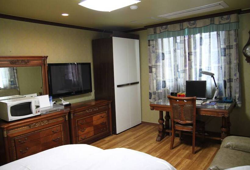 בית מלון כפרי Gunsan Western