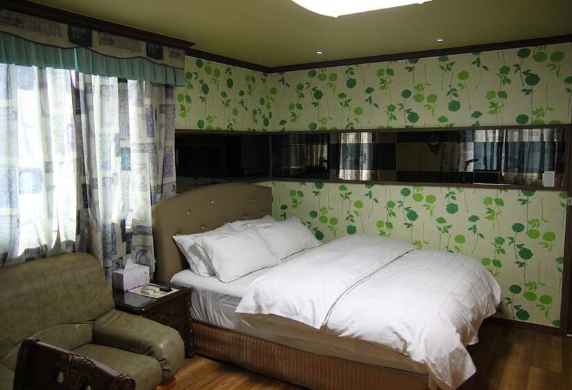 فندق Gunsan Western