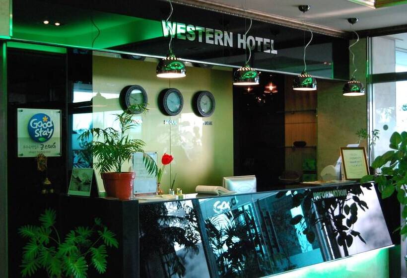 בית מלון כפרי Gunsan Western