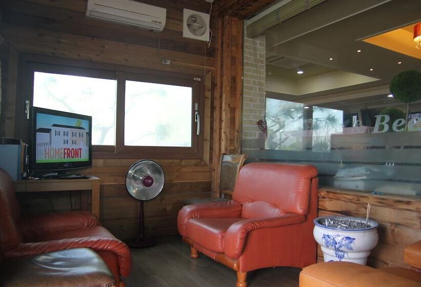 בית מלון כפרי Gunsan Western