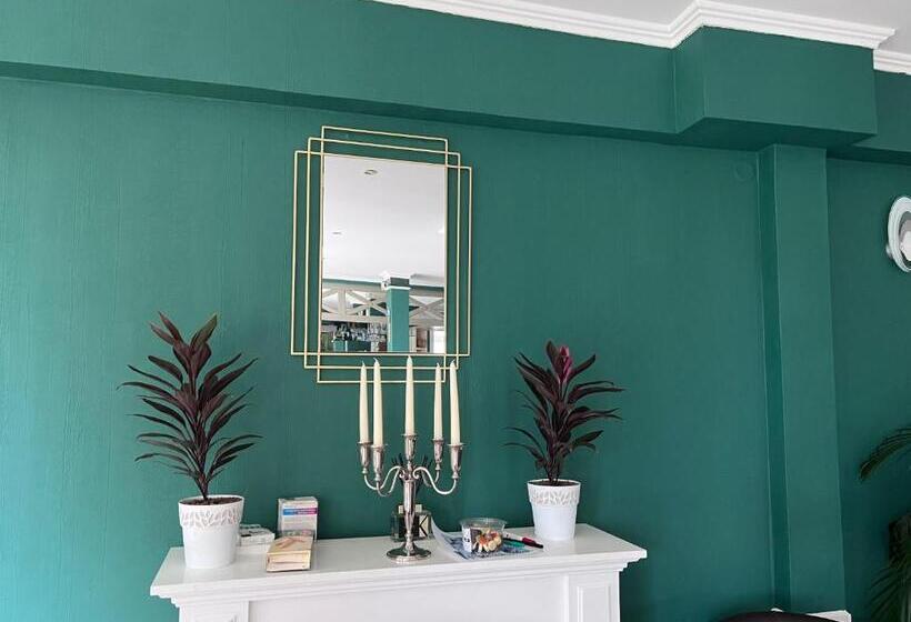 فندق Hostellerie Saint Clément