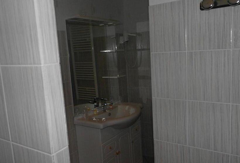 בית מלון כפרי Hostellerie Saint Clément