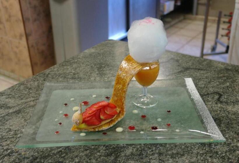 فندق Hostellerie Saint Clément